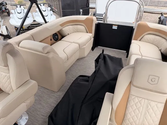 Slide: The Image of Godfrey Sweetwater 2286 SB 27" Impact Center Tube Package 2026 - 11