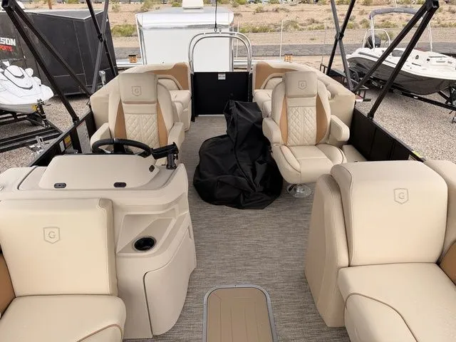 Slide: The Image of Godfrey Sweetwater 2286 SB 27" Impact Center Tube Package 2026 - 12