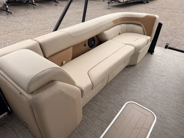 Slide: The Image of Godfrey Sweetwater 2286 SB 27" Impact Center Tube Package 2026 - 7