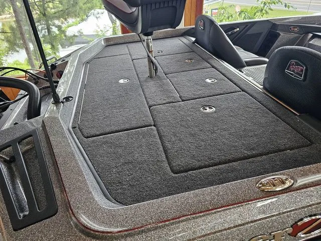 Slide: The Image of Ranger Z519 2024 - 11