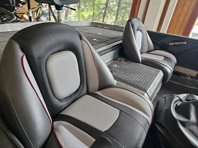 Slide: The Image of Ranger Z519 2024 - 13