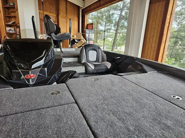 Slide: The Image of Ranger Z519 2024 - 17