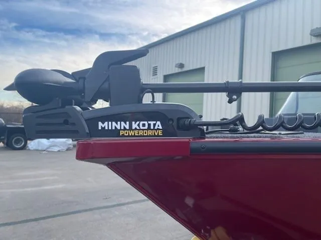 Slide: The Image of Tracker PRV 175CB 2026 - 30