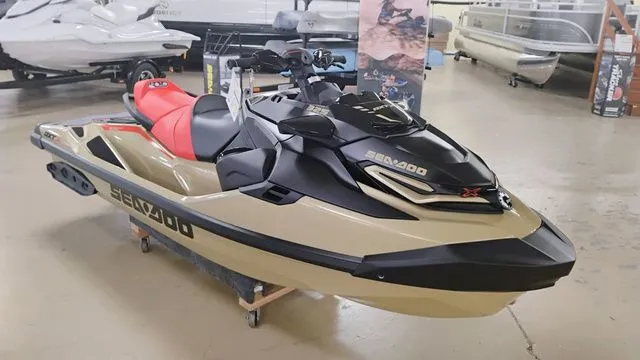 Slide: The Image of Sea-Doo RXT-X 2025 - 27