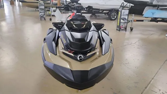 Slide: The Image of Sea-Doo RXT-X 2025 - 4