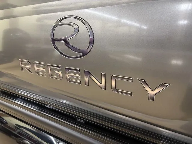 Slide: The Image of Regency 230 LE3 Sport 2025 - 29