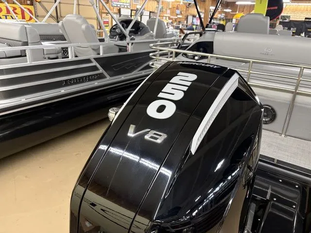 Slide: The Image of Regency 230 LE3 Sport 2025 - 30