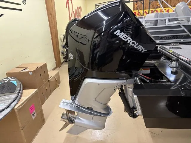 Slide: The Image of Regency 230 LE3 Sport 2025 - 32