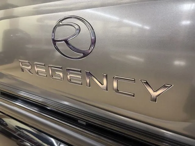Slide: The Image of Regency 230 LE3 Sport 2025 - 36