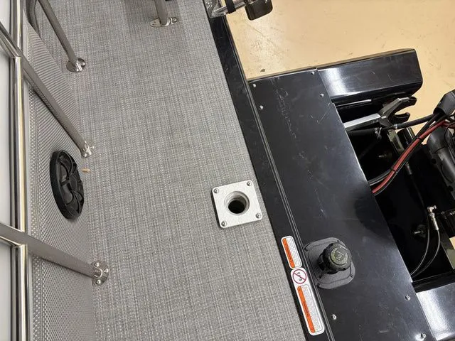 Slide: The Image of Regency 230 LE3 Sport 2025 - 38