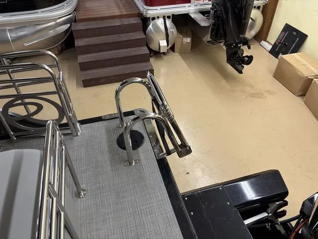 Slide: The Image of Regency 230 LE3 Sport 2025 - 39