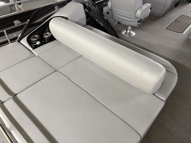 Slide: The Image of Regency 230 LE3 Sport 2025 - 42