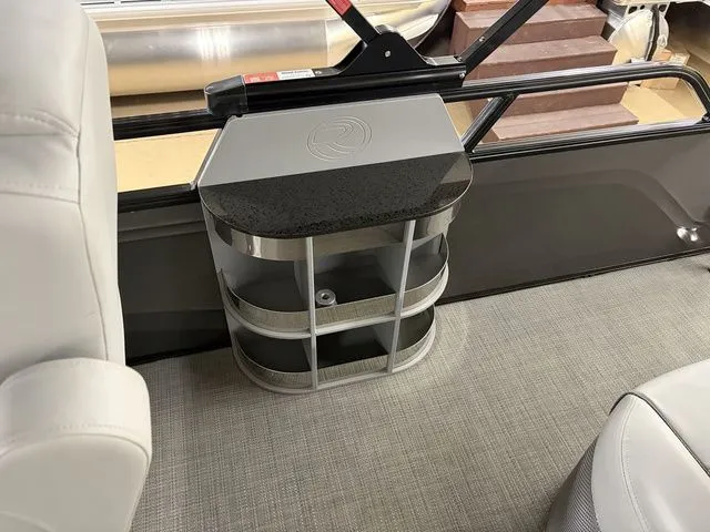 Slide: The Image of Regency 230 LE3 Sport 2025 - 43