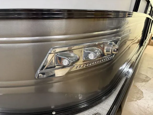 Slide: The Image of Regency 230 LE3 Sport 2025 - 57