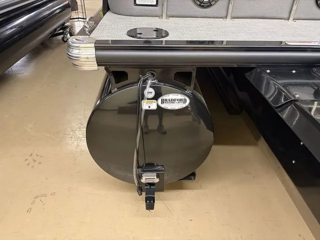 Slide: The Image of Regency 230 LE3 Sport 2025 - 59