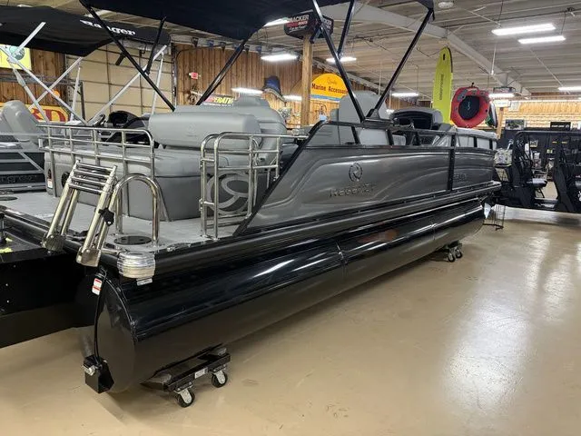 Slide: The Image of Regency 230 LE3 Sport 2025 - 62