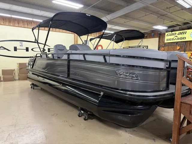 Slide: The Image of Regency 230 LE3 Sport 2025 - 64