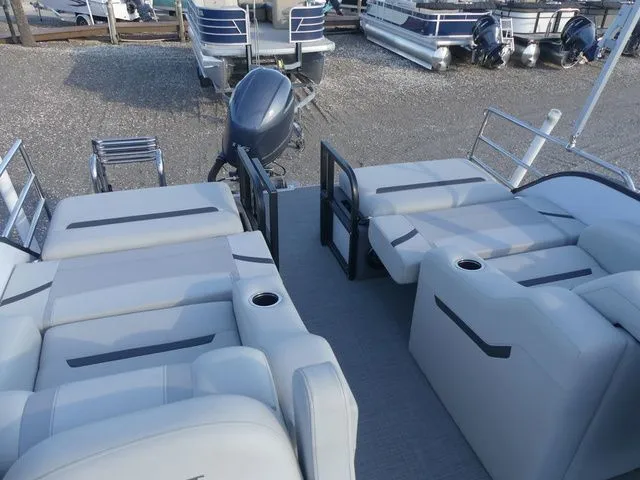 Slide: The Image of Crest Classic DLX 220 L CPT 2024 - 13