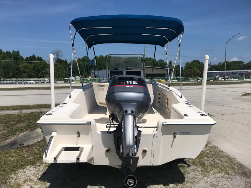Slide: The Image of Scout 185 Sportfish 2001 with Yamaha engine, blue sunshade. - 8