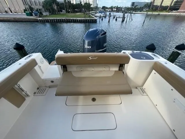 Slide: The Image of Scout 255 Dorado 2019 with Yamaha 300 HP engine at dock. - 6