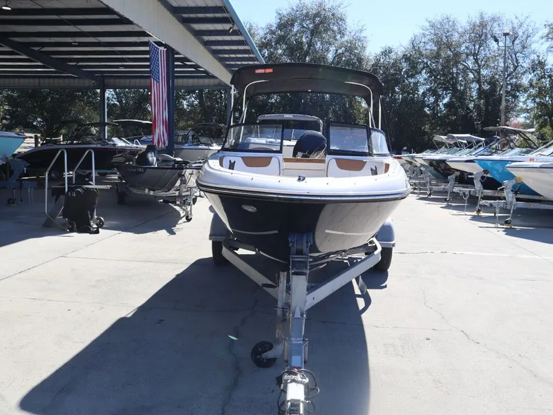 Slide: The Image of Bayliner VR4 Bowrider Outboard 2022 - 5