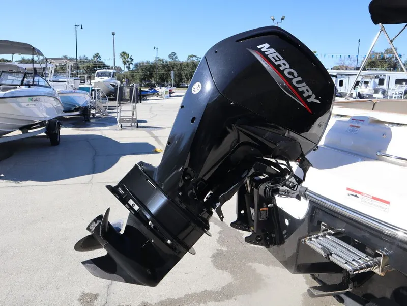 Slide: The Image of Bayliner VR4 Bowrider Outboard 2022 - 8