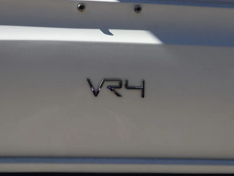 Slide: The Image of Bayliner VR4 Bowrider Outboard 2022 - 9