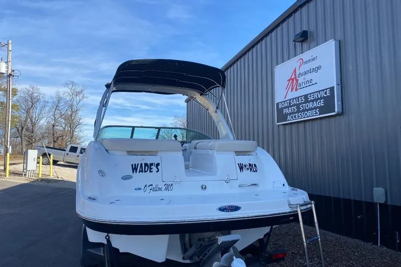 Slide: The Image of Chaparral 256 SSi 2006 boat at Premier Advantage Marine dealership. - 1