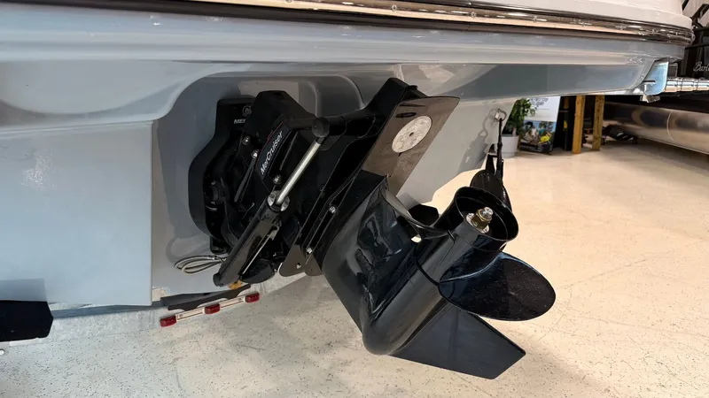 Slide: The Image of Bayliner VR6 2026 - 12