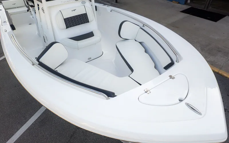 Slide: The Image of Tidewater 198 CC Adventure 2026 - 17