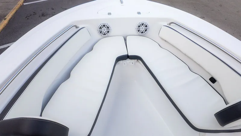 Slide: The Image of Tidewater 198 CC Adventure 2026 - 18