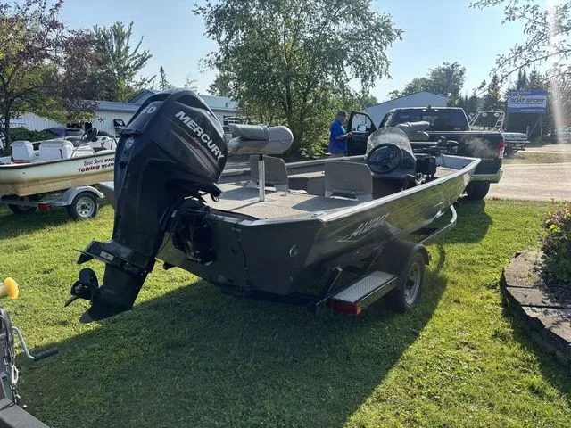 Slide: The Image of Alumacraft Prowler 175 2018 - 3