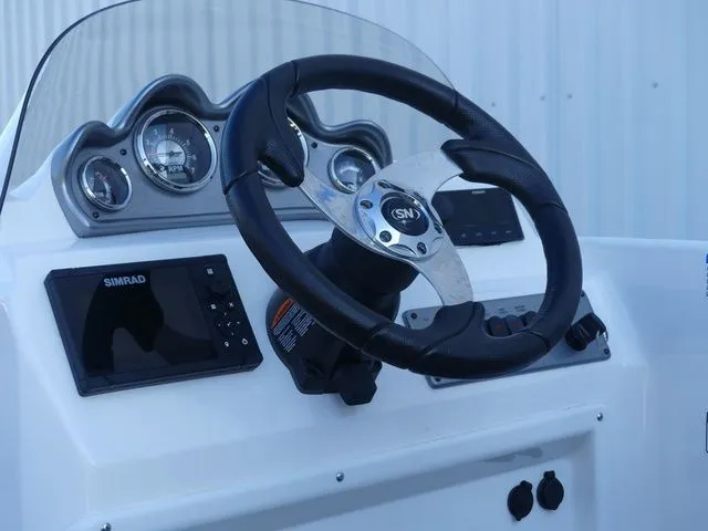 Slide: The Image of NauticStar 203 SC 2023 - 11