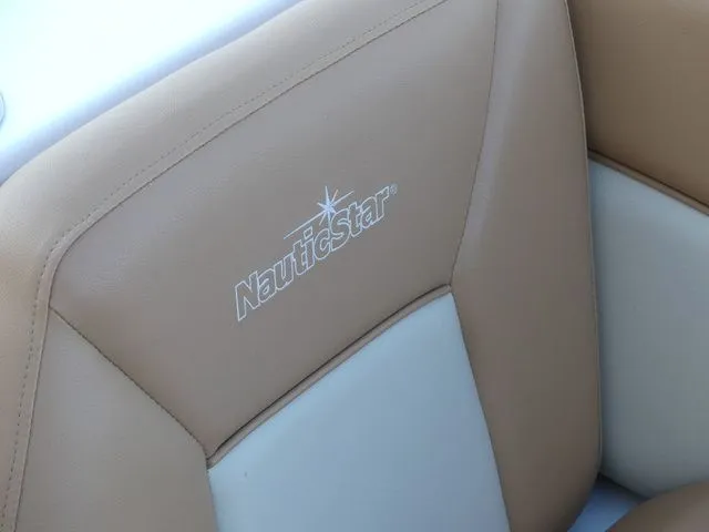 Slide: The Image of NauticStar 203 SC 2023 - 18