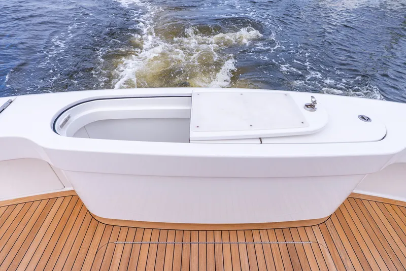 Slide: The Image of Viking 68 Enclosed Bridge 2019 - 10