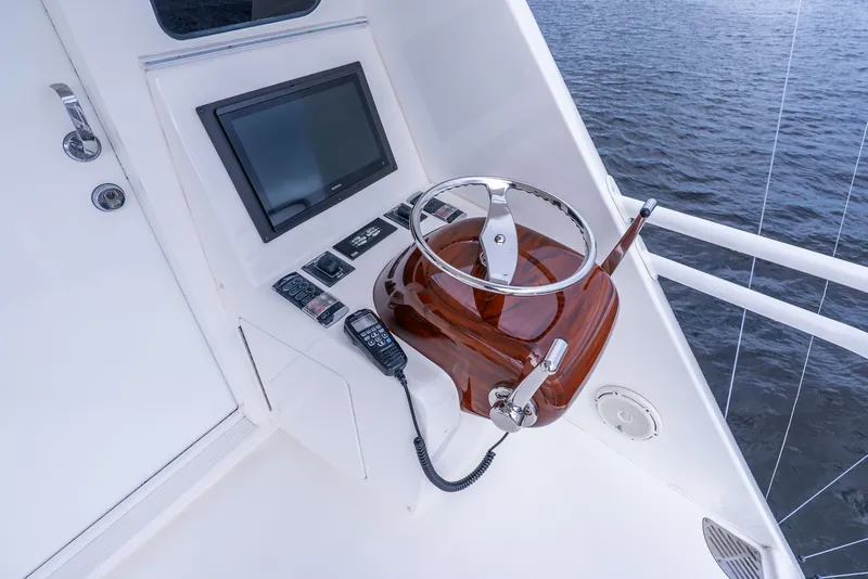 Slide: The Image of Flybridge Helm - 64