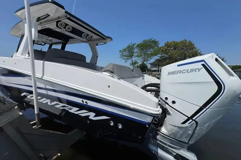 Slide: The Image of 2025 Fountain Powerboats 38 SCX 41 - 41