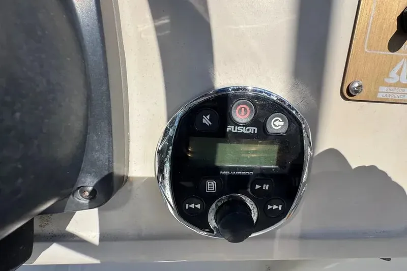 Slide: The Image of 2000 World Cat 246 DC 17 - 17