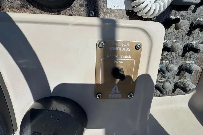 Slide: The Image of 2000 World Cat 246 DC 8 - 8