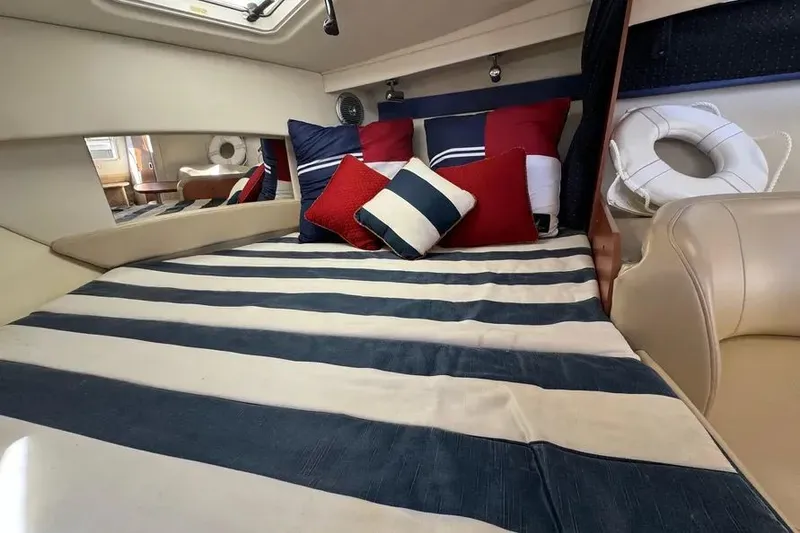 Slide: The Image of 2008 Bayliner 300 Ciera 21 - 21