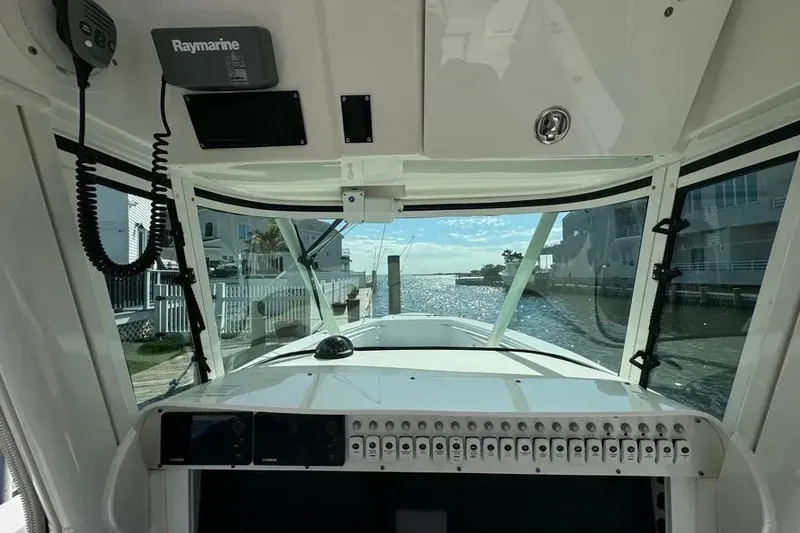 Slide: The Image of 2011 Everglades 325 Center Console 10 - 10