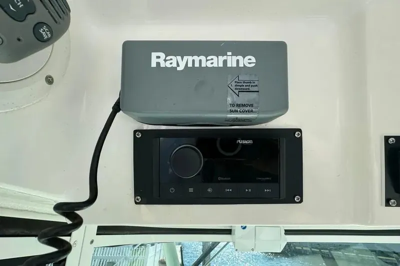 Slide: The Image of 2011 Everglades 325 Center Console 11 - 11