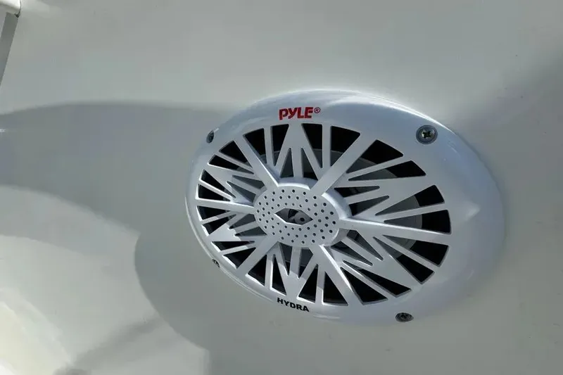 Slide: The Image of 2011 Everglades 325 Center Console 21 - 21