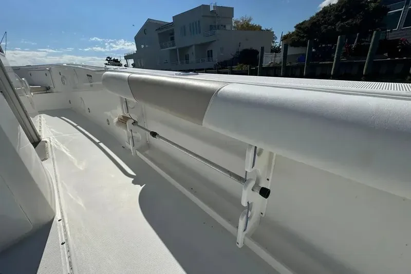 Slide: The Image of 2011 Everglades 325 Center Console 3 - 3