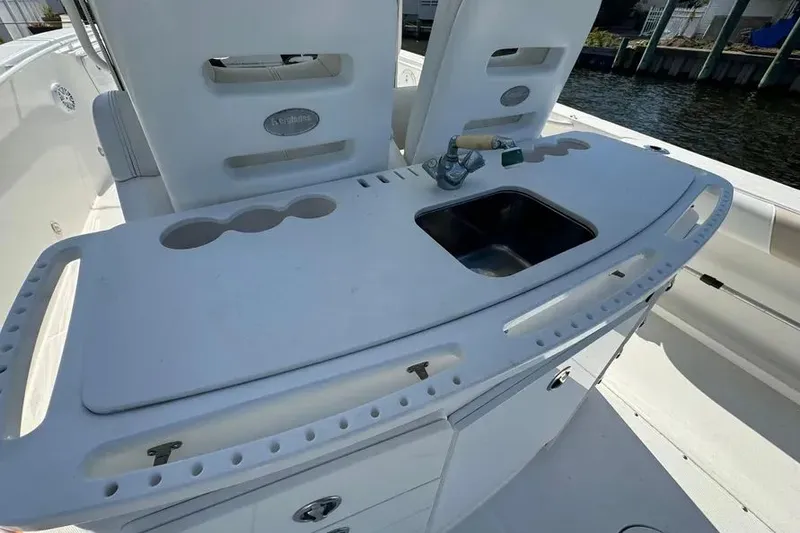 Slide: The Image of 2011 Everglades 325 Center Console 5 - 5