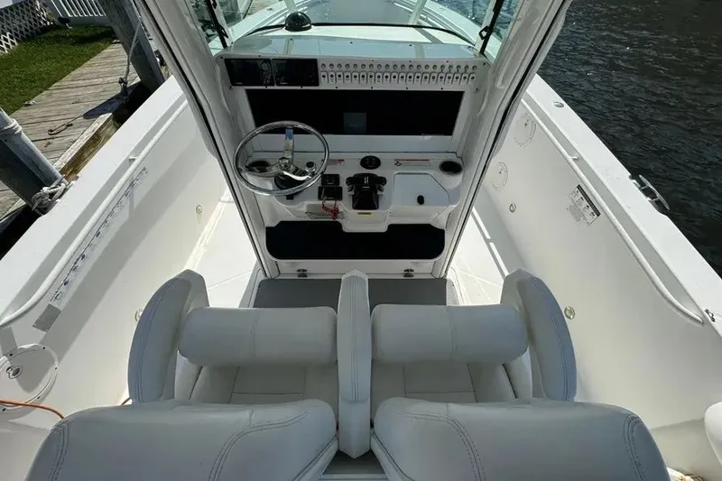 Slide: The Image of 2011 Everglades 325 Center Console 6 - 6