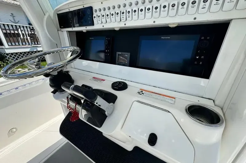 Slide: The Image of 2011 Everglades 325 Center Console 9 - 9