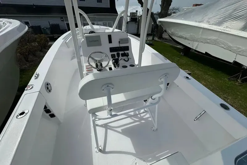 Slide: The Image of 2024 Aquasport 2200 CC 6 - 6