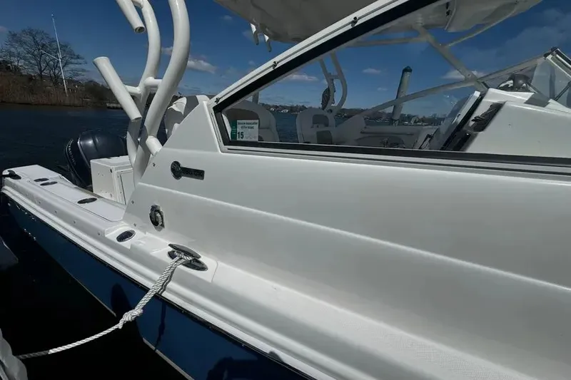 Slide: The Image of 2014 Edgewater 280 CX 17 - 17