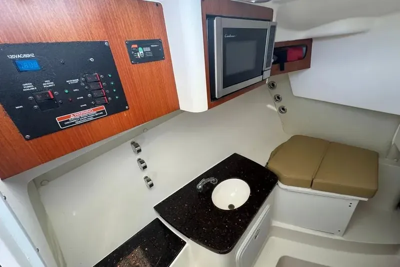 Slide: The Image of 2014 Edgewater 280 CX 9 - 9